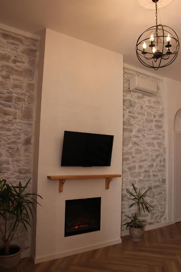 Historical Old City Apartament, Старе Місто , 2 Спальні, Балкон-Тераса, 85 Кв М Каменец-Подольский Номер фото